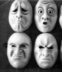 На лице написано